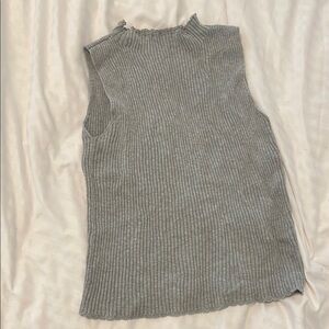 Uniqlo Light Gray Ribbed Tank Top